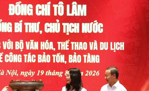 Bộ Văn hóa, Thể thao và Du lịch trao tặng món quà đặc biệt tới Tổng Bí thư, Chủ tịch nước Tô Lâm